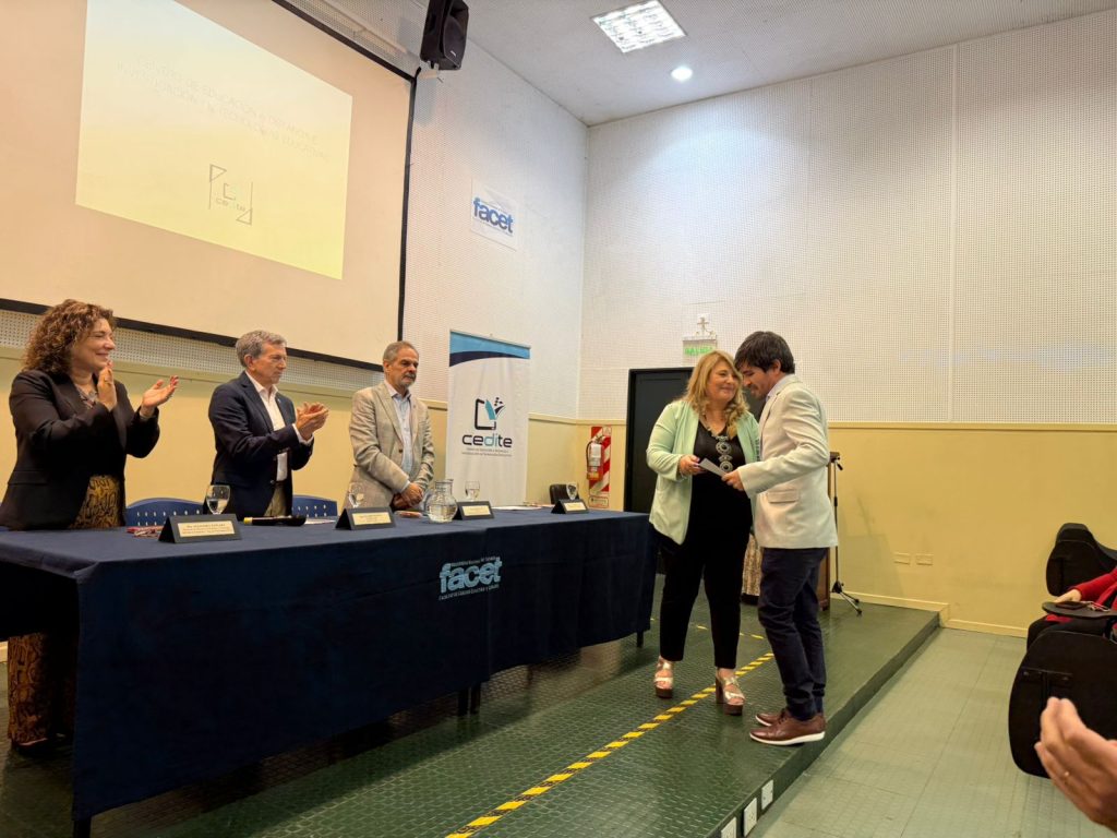 Reconocimiento a Gustavo 2